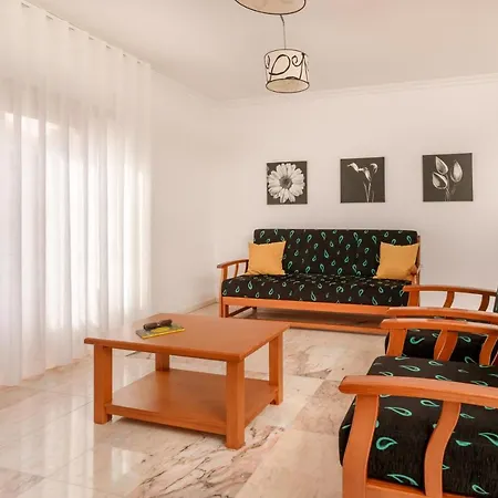 Dina's At Apartment Nazare