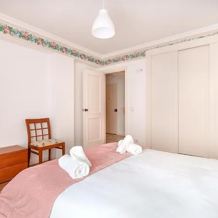 Apartment Dina's At *